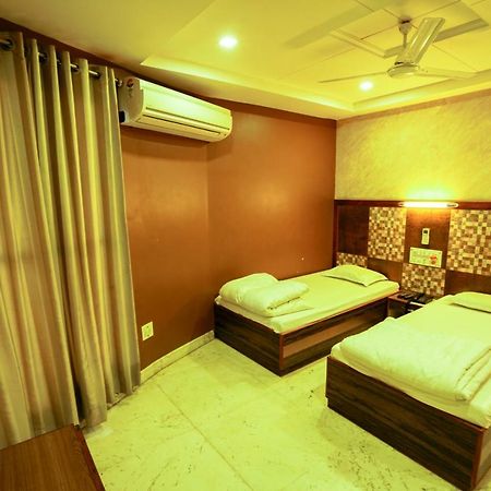 Hotel Ashiana Jāmnagar 外观 照片