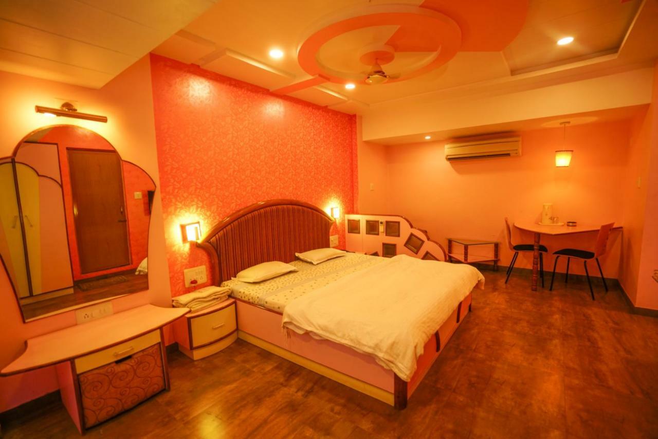 Hotel Ashiana Jāmnagar 外观 照片