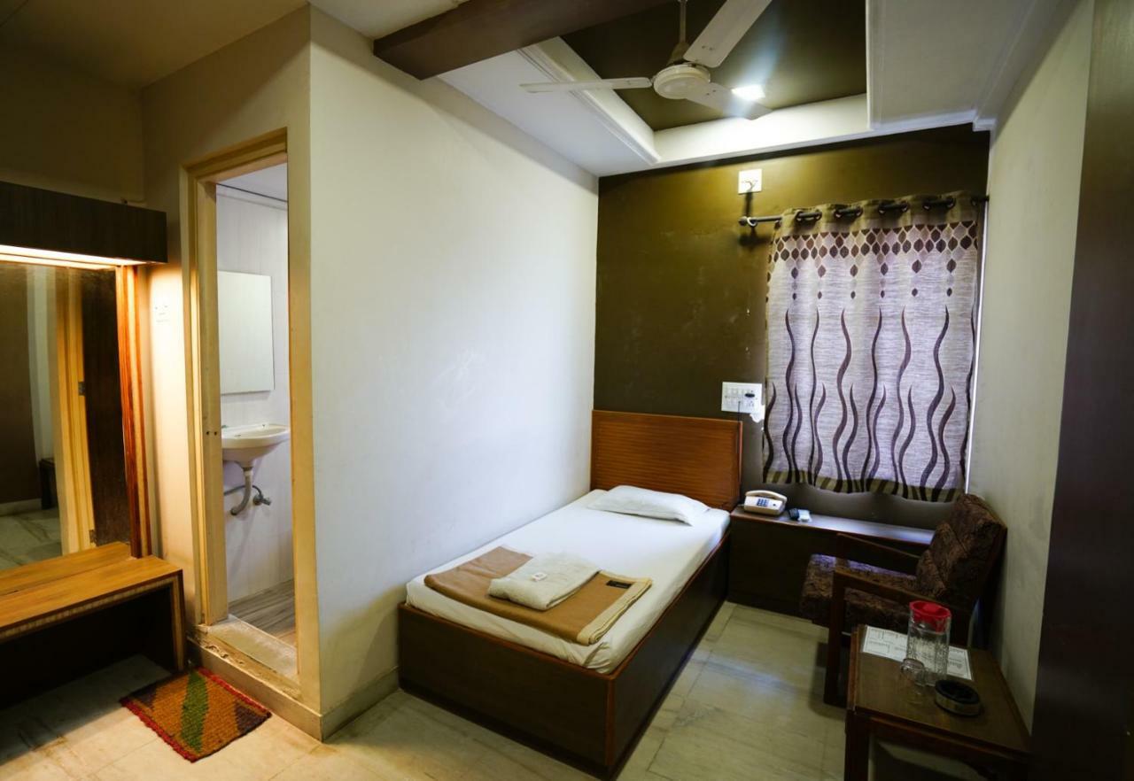 Hotel Ashiana Jāmnagar 外观 照片