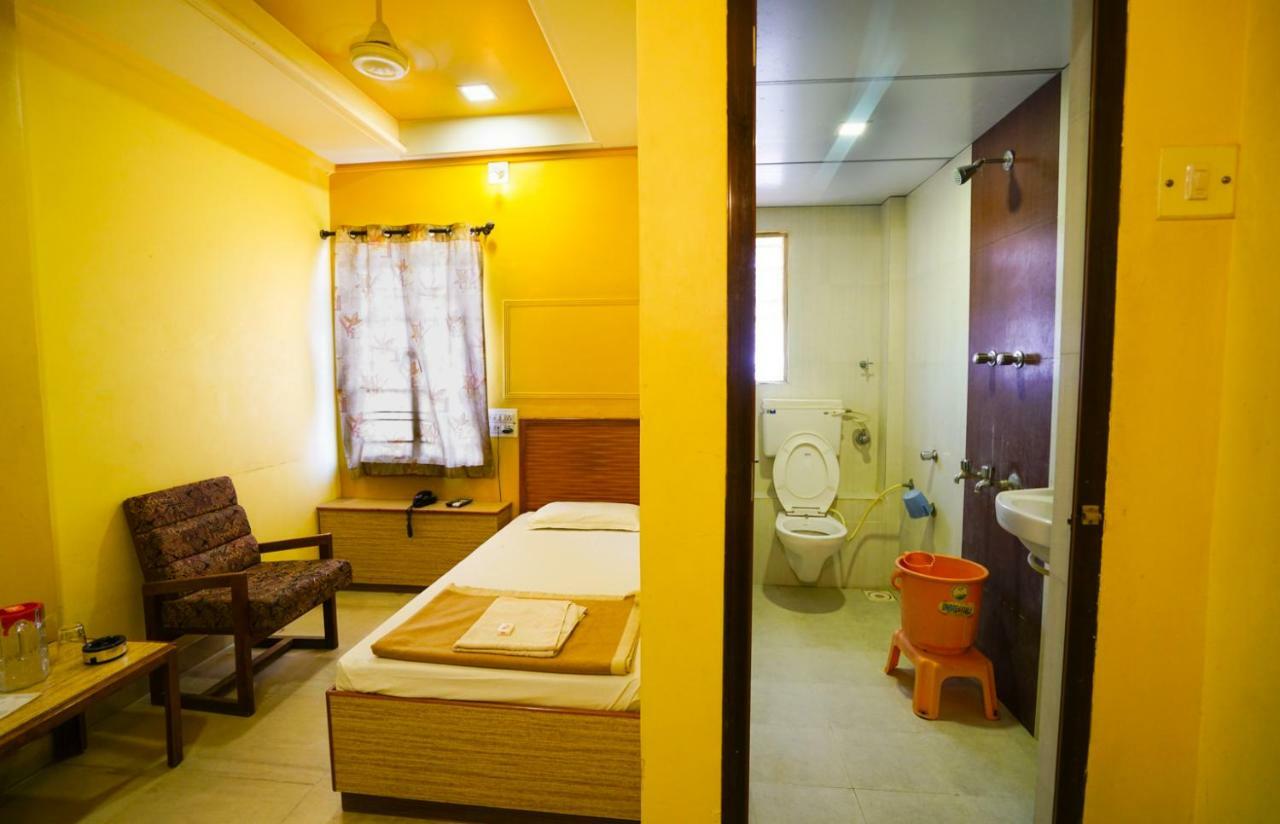 Hotel Ashiana Jāmnagar 外观 照片