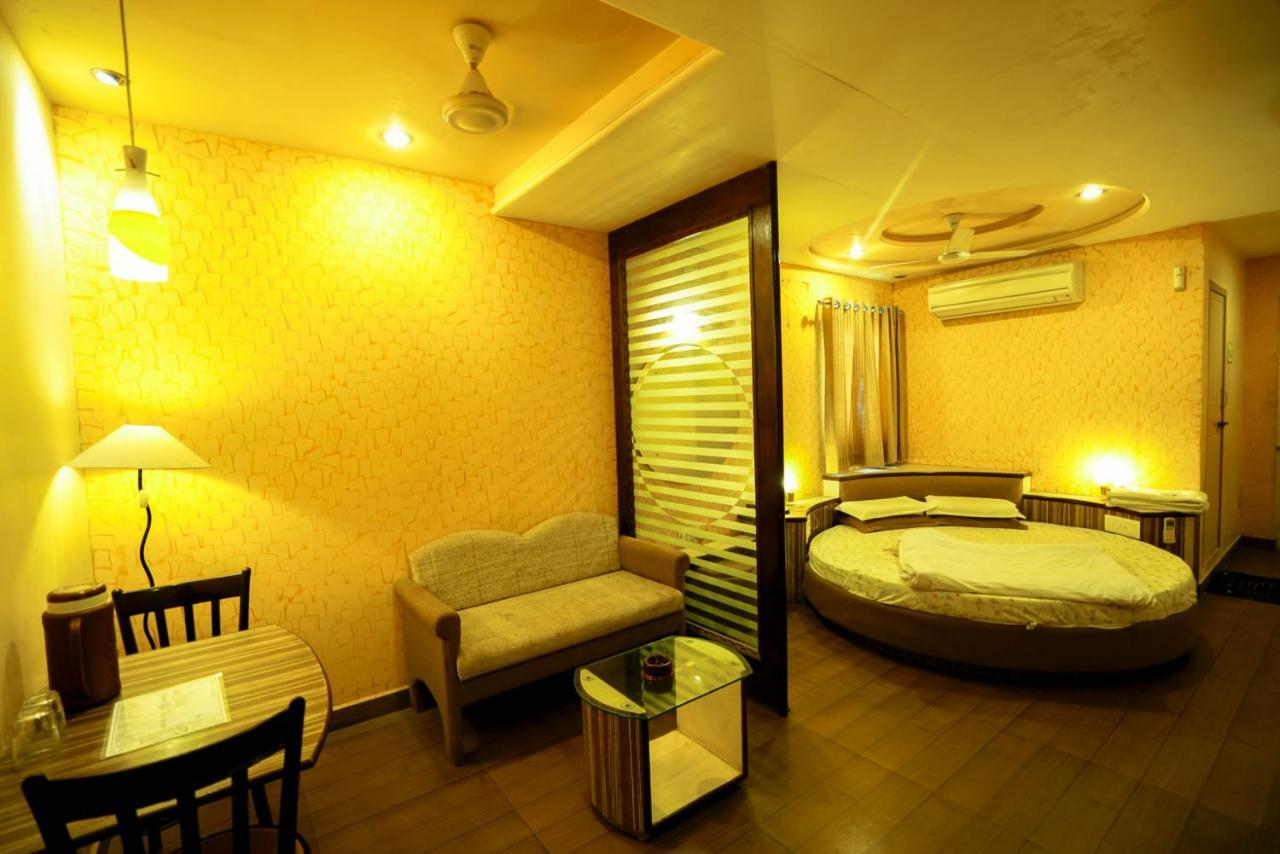 Hotel Ashiana Jāmnagar 外观 照片