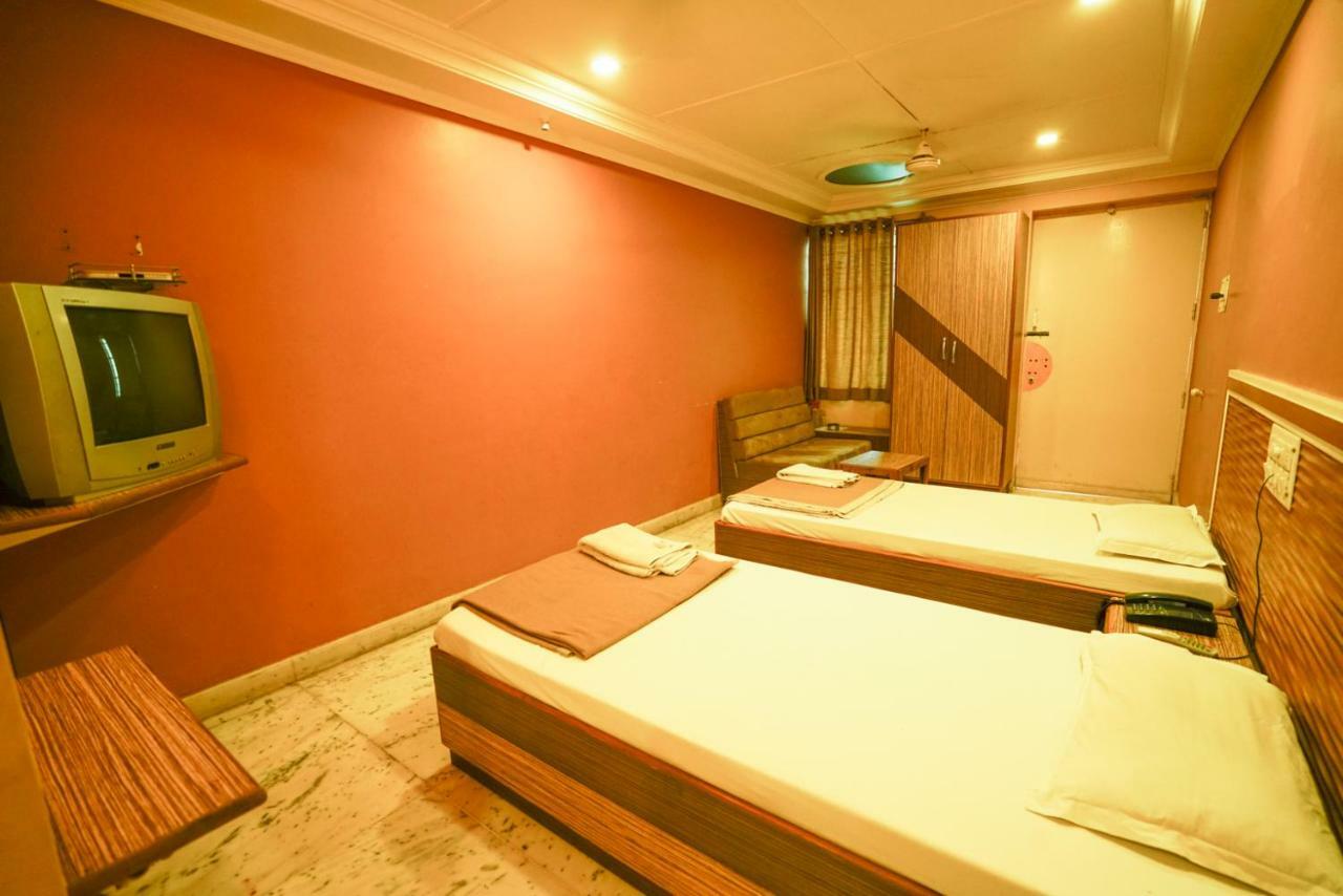 Hotel Ashiana Jāmnagar 外观 照片